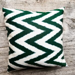 Coussin Ikat en soie vert/ blanc 40 x 40cm