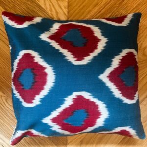 Ikat kussen zijde blauw/rood patroon 40 x 40cm