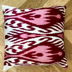 Ikat kussen zijde rood/roze 40 x 40cm