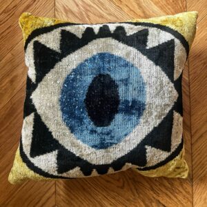 Ikat kussen fluweel met oog 40 x 40 cm