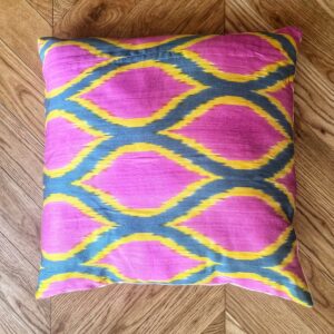 Ikat cushion silk pink print 50 x 50 cm