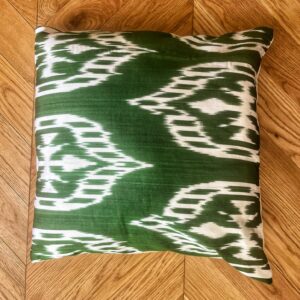 Coussin Ikat en soie imprimé vert/blanc 50 x 50 cm