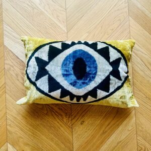 Coussin Ikat velours jaune œil 40 x 60 cm